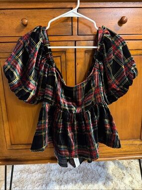 Francesca's Collections Black & Red Plaid Puff-Sleeve Velvet Peplum Top